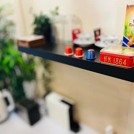 Lovely Bath & Balcony Victory Square 2 * Bucharest