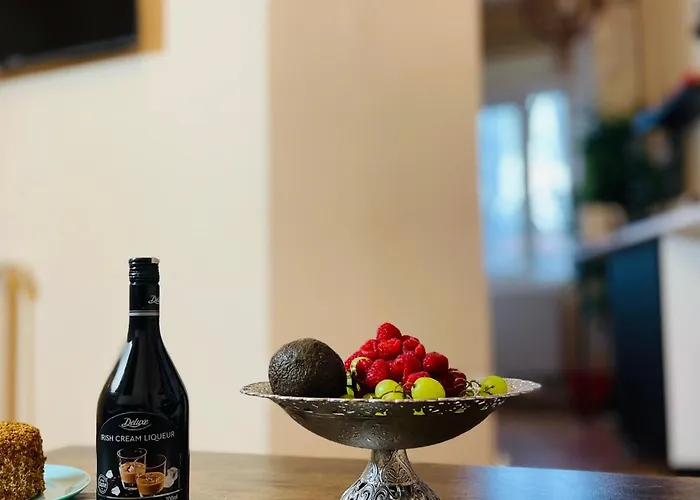 Lovely Bath & Balcony Victory Square 2 *