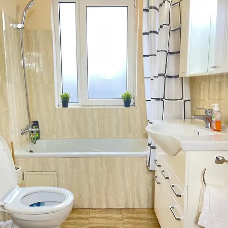 Lejlighed Lovely Bath & Balcony Victory Square 2 *