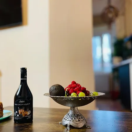 Lovely Bath & Balcony Victory Square 2 *