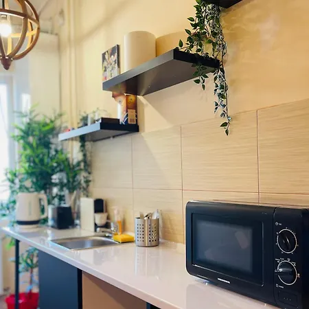 Lovely Bath & Balcony Victory Square 2 Bukarest