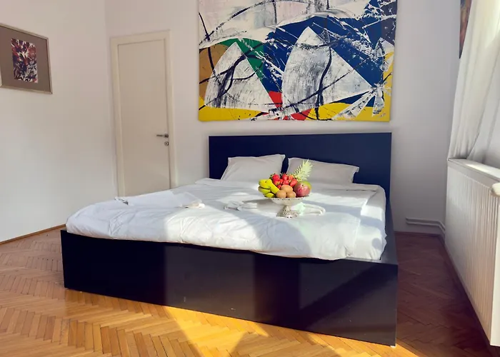 Apartment Lovely Bath & Balcony Victory Square 2